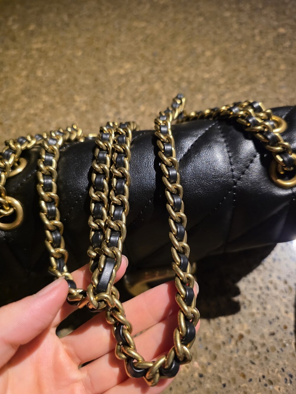 Coach Black Quilted Leather Shoulder Bag with Gold 'C' Clasp - Picture 11 of 11
